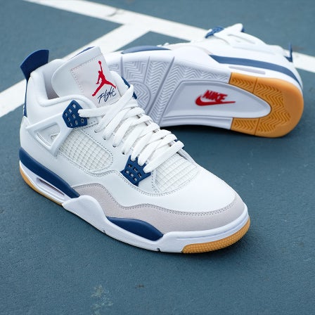 Nike SB x Air Jordan 4 "Navy"