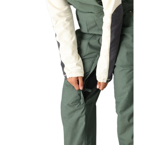 686 Black Magic Insulated Bib Pant in Cypress Green Dobby