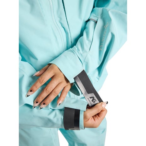 Burton AG Uncork 2L Jacket in Light Teal