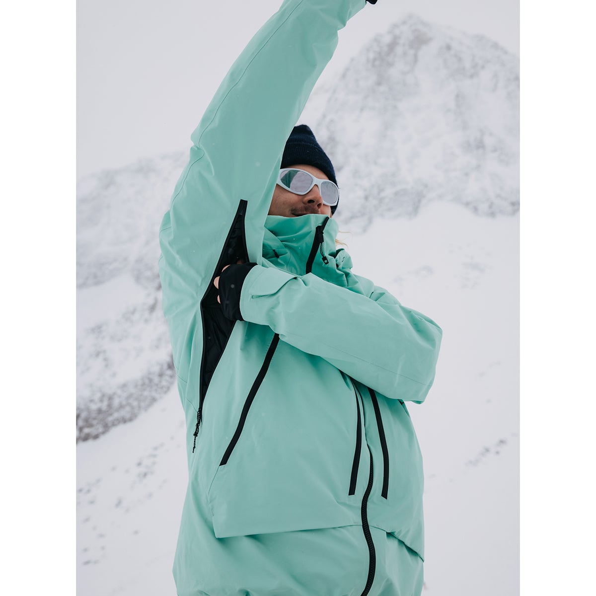 Burton [ak] Acamar Gore-Tex Pro 3L Jacket in Powder Mint