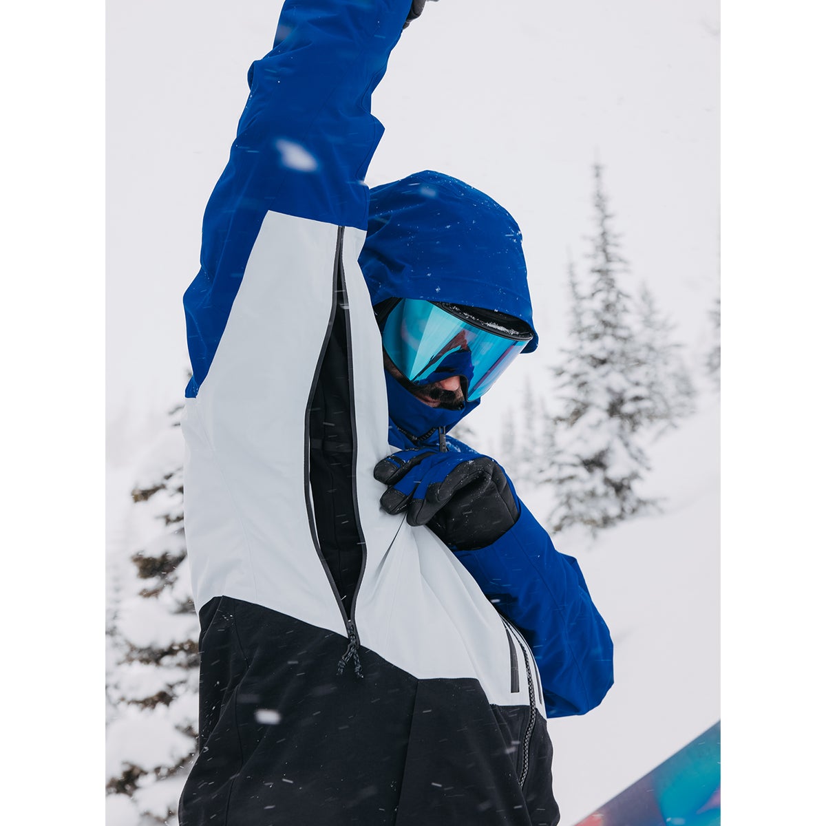 Burton [ak] Swash Gore-Tex 2L Jacket in Jake Blue/Grey Cloud/True