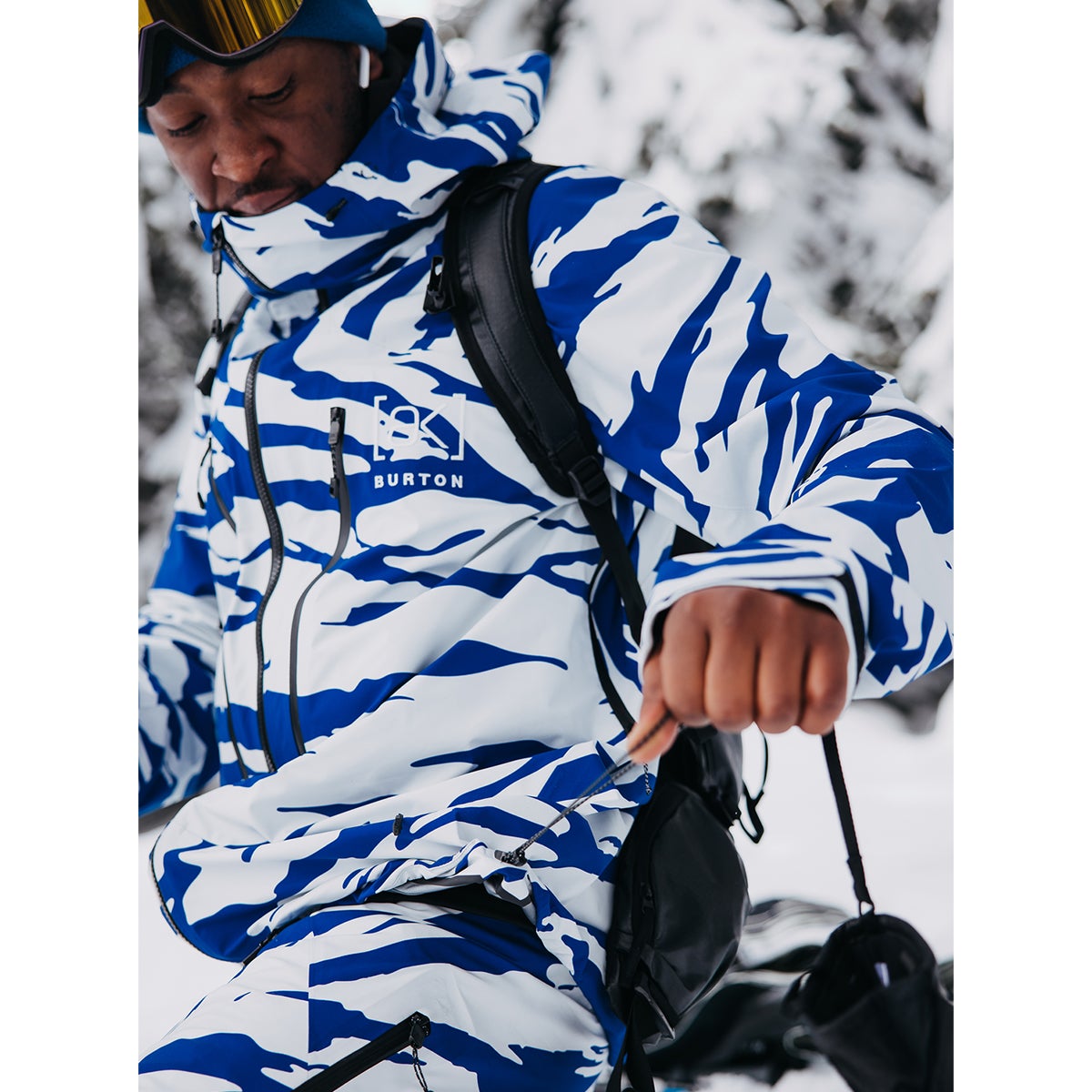 Burton [ak] Tuvak Gore-Tex 3L C-Knit Jacket in Oversized Zebra