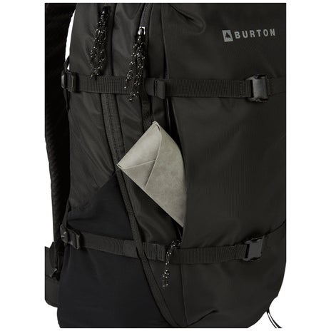 Burton Day Hiker 30L Backpack in True Black