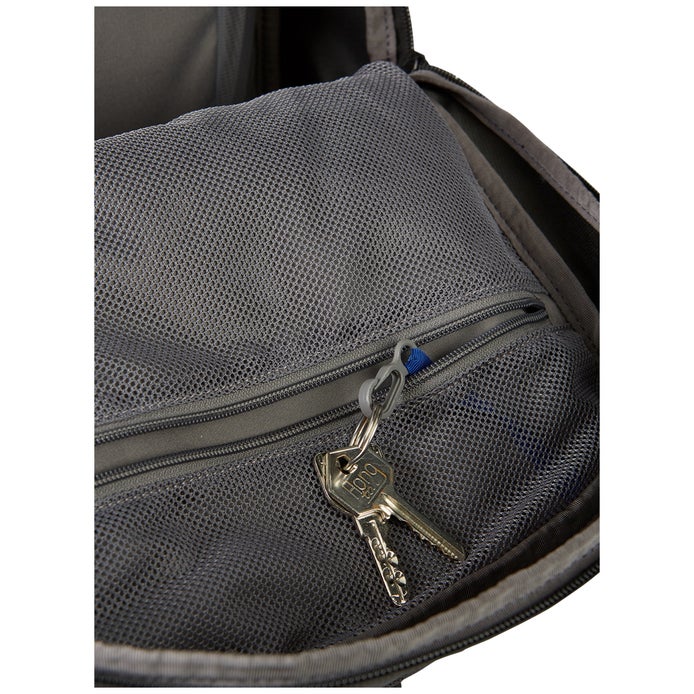 Burton Day Hiker 30L Backpack in True Black
