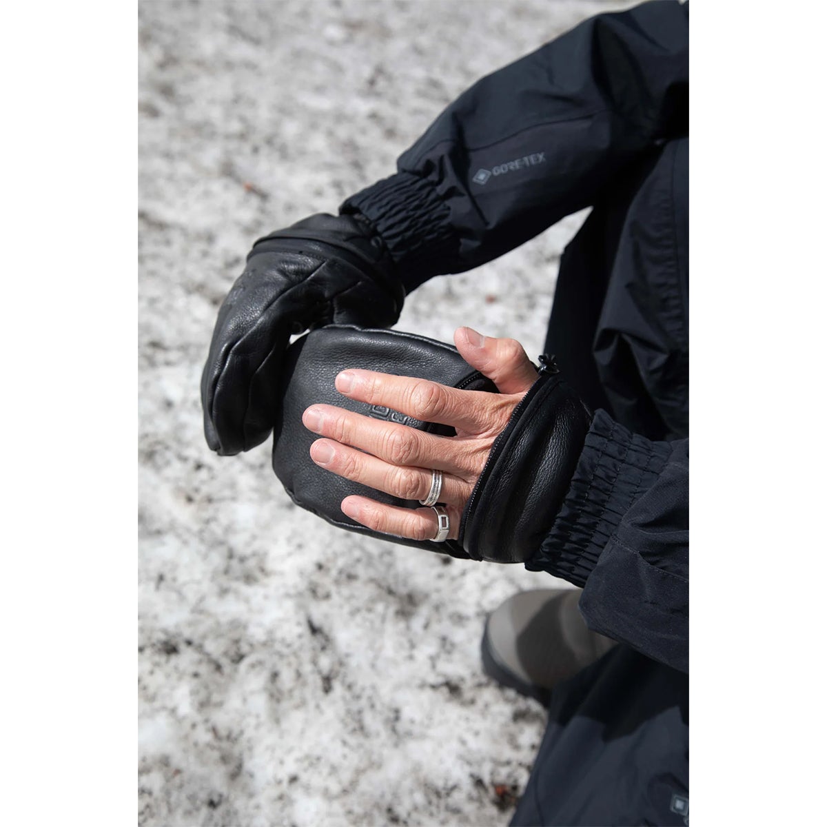 Deathgrip Ghoul Leather Mittens in Black | Boardertown JP