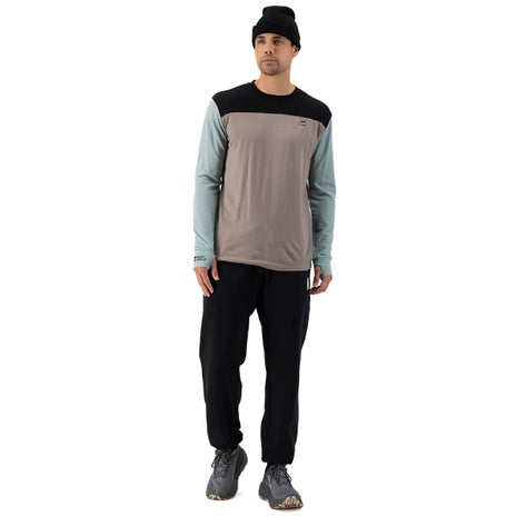 Mons Royale Yotei Merino L/S in Dew/Cinder/Black