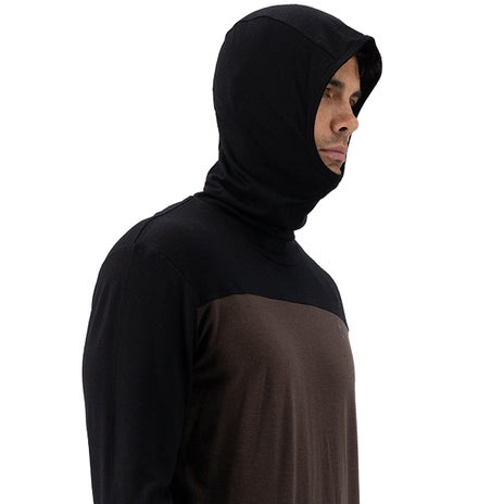 Mons Royale Yotei Merino Powder Hood L/S in Cedar/Black