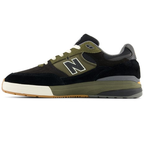 NB Numeric 933 x Andrew Reynolds Shoe in Black/Olive