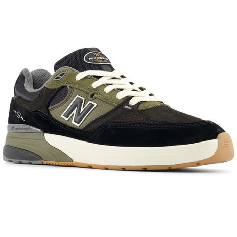 NB Numeric 933 x Andrew Reynolds Shoe in Black/Olive