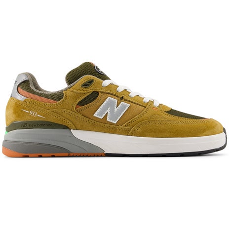 NB Numeric 933 x Andrew Reynolds Shoe in Brown/Grey