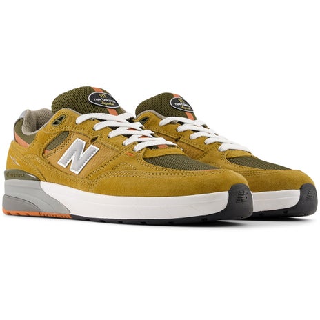 NB Numeric 933 x Andrew Reynolds Shoe in Brown/Grey