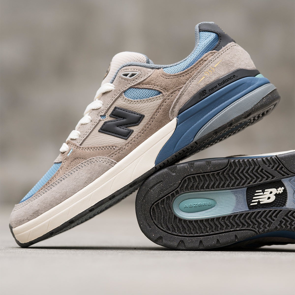 NB Numeric 933 X Andrew Reynolds Shoe in Mushroom/LightBlue 