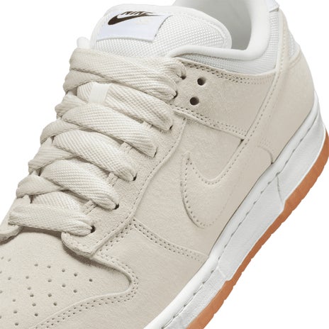 Nike SB Dunk Low Pro B Shoe in Pale Ivory/White