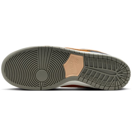 Nike SB Dunk Low Pro Light Carbon Monarch Shoe in Carbon/Sesame/Monarch