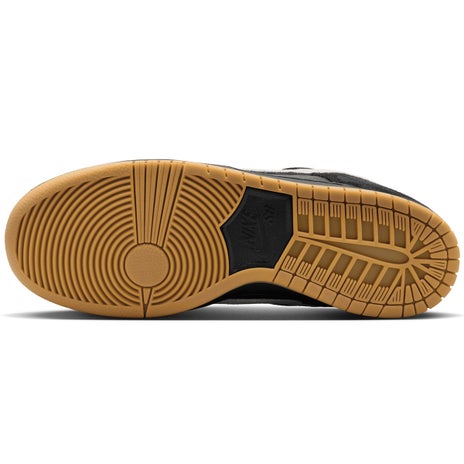 Nike SB Dunk Low Pro Shoe in Black/White/Black Gum/Light Brown