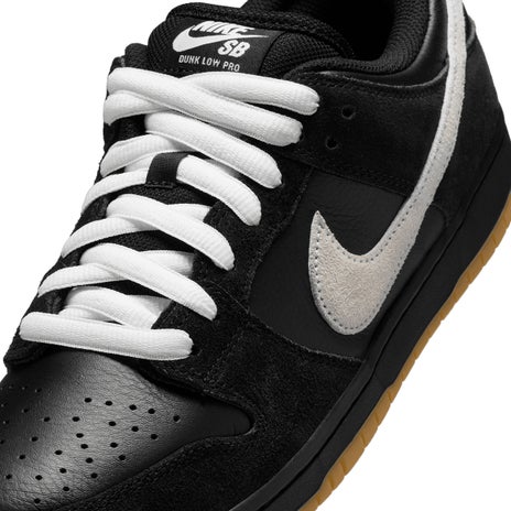 Nike SB Dunk Low Pro Shoe in Black/White/Black Gum/Light Brown