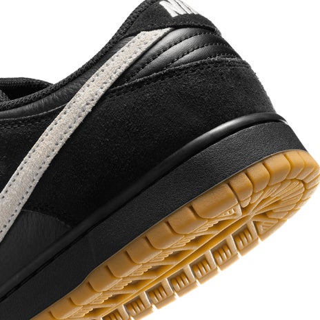 Nike SB Dunk Low Pro Shoe in Black/White/Black Gum/Light Brown