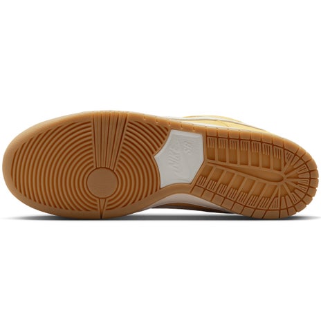 Nike SB Dunk Low Pro Shoe in Saturn Gold/Sail/Solar Flare