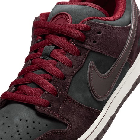 Nike SB Dunk Low Pro x Riot Shoe in Mahogany/Team Red