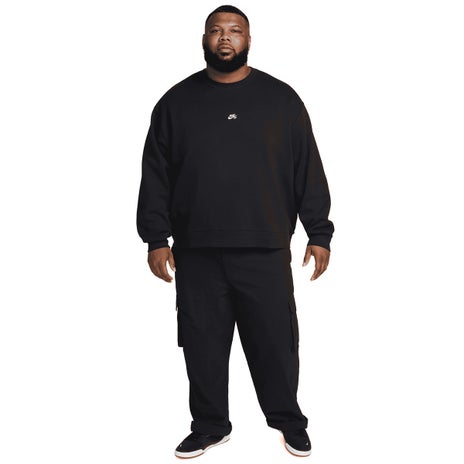 Nike SB Essentials Logo Crew in Black/White