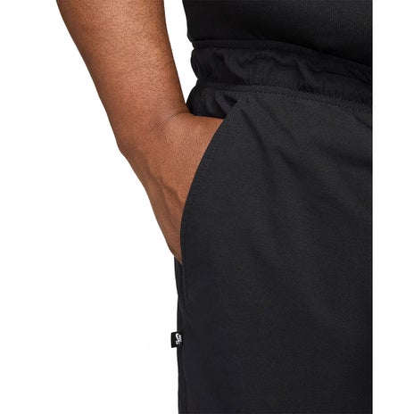 Nike SB Kearny Cargo Pant in Black/White