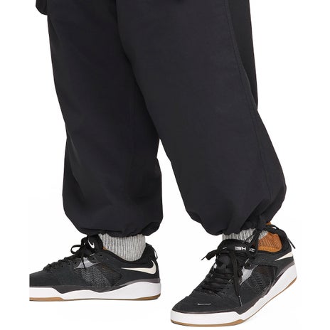 Nike SB Kearny Cargo Pant in Black/White