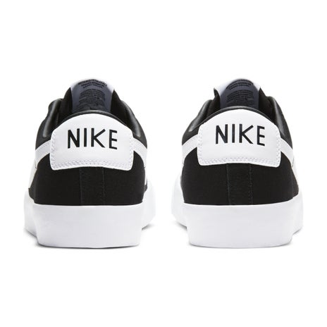 Nike SB Zoom Blazer Low GT in Black/White/Gum