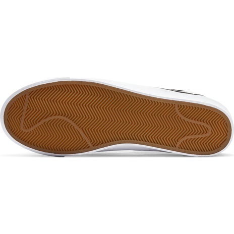 Nike SB Zoom Blazer Low GT in Black/White/Gum