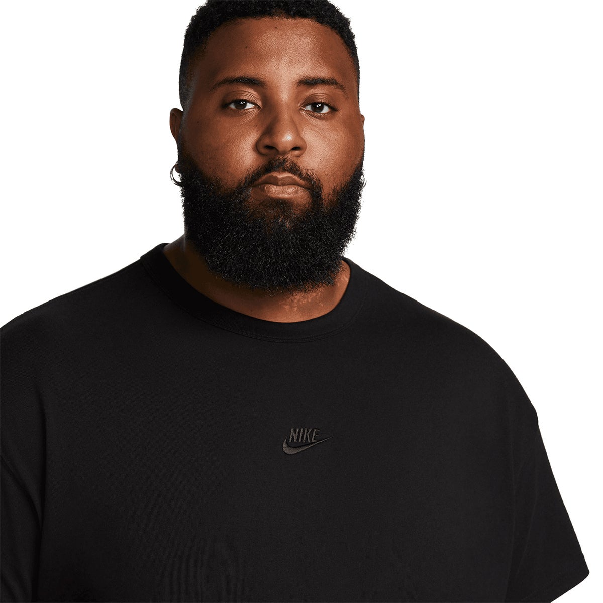 Nike Sportswear Premium Essentials Tee in Black/Black Boardertown