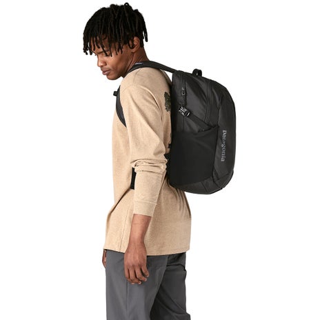 Patagonia Refugio Day Pack 26L in Black
