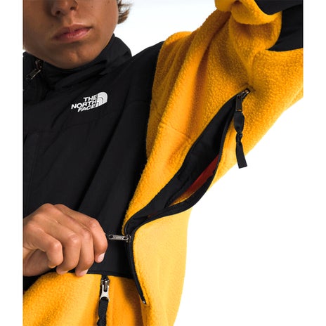 The North Face Retro Denali Jacket in Summit Gold/Black