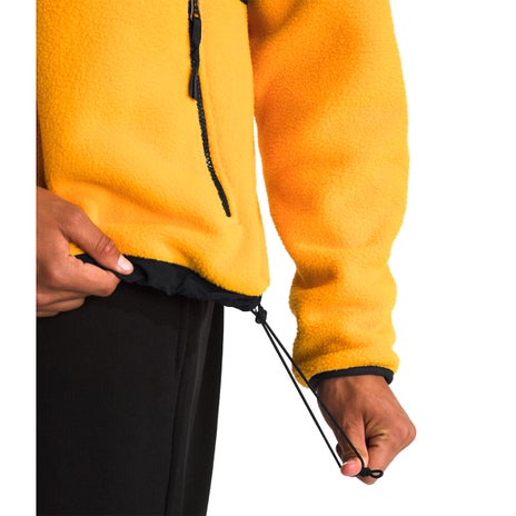 The North Face Retro Denali Jacket in Summit Gold/Black