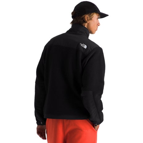 The North Face Retro Denali Jacket in TNF Black