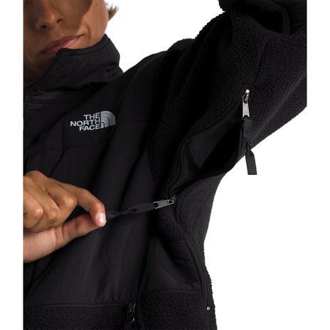 The North Face Retro Denali Jacket in TNF Black