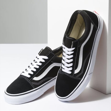 Vans Old Skool Shoe in Black/White
